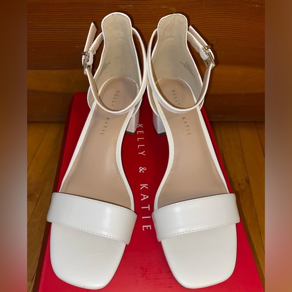 White Heeled Sandal Sz. 7.5 - Picture 3 of 8